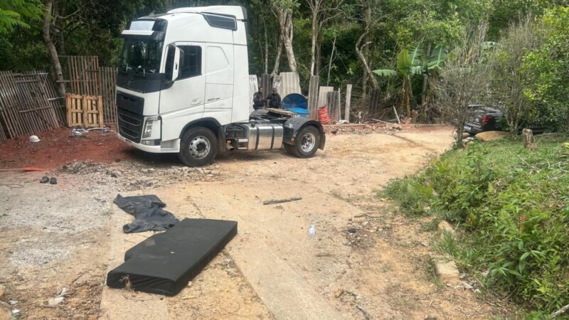 COOPERAÇÃO INTERMUNICIPAL: GCMs DE GUARULHOS E MOGI RECUPERAM CAMINHÃO ROUBADO