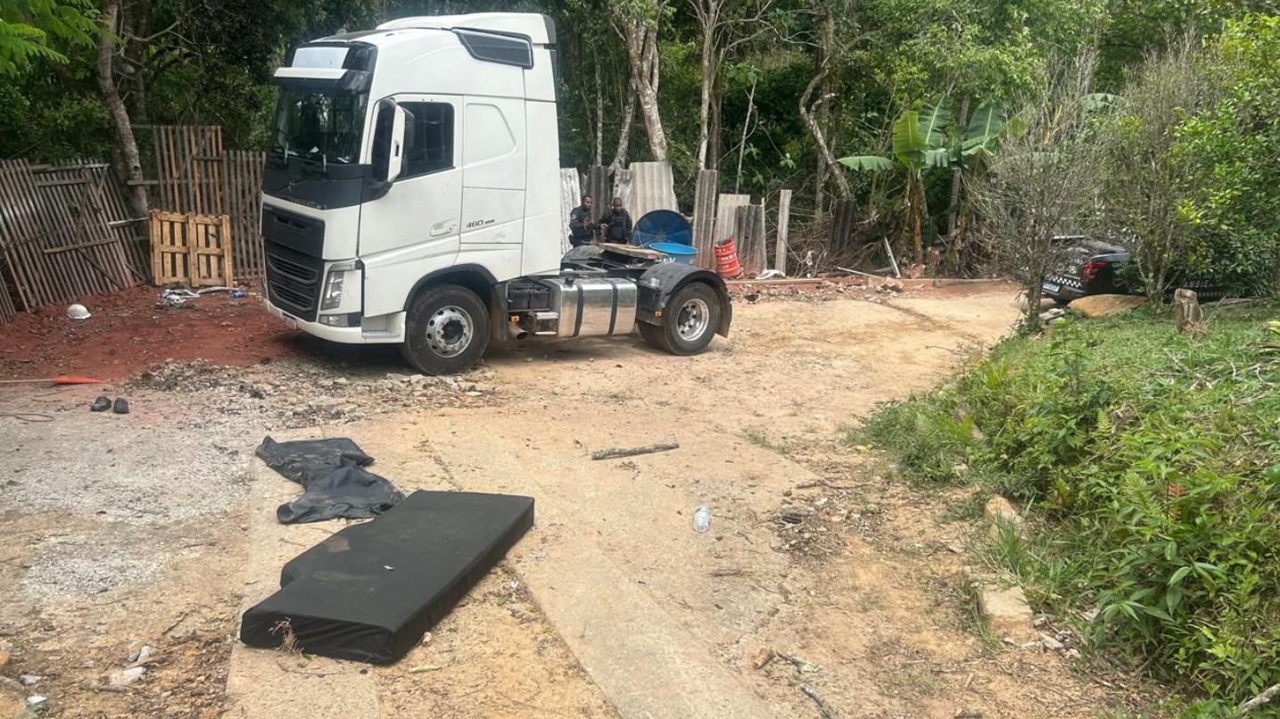 COOPERAÇÃO INTERMUNICIPAL: GCMs DE GUARULHOS E MOGI RECUPERAM CAMINHÃO ROUBADO