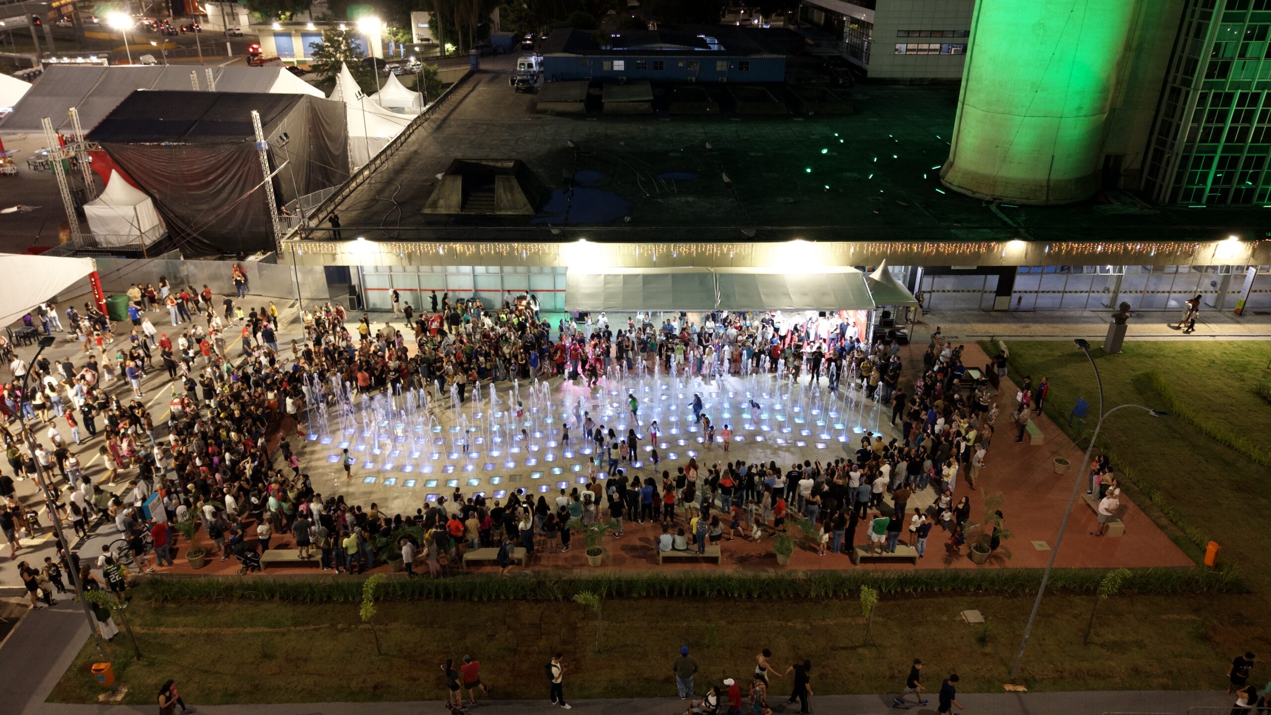 SÃO BERNARDO ENTREGA FONTE INTERATIVA NA ESPLANADA DO PAÇO MUNICIPAL