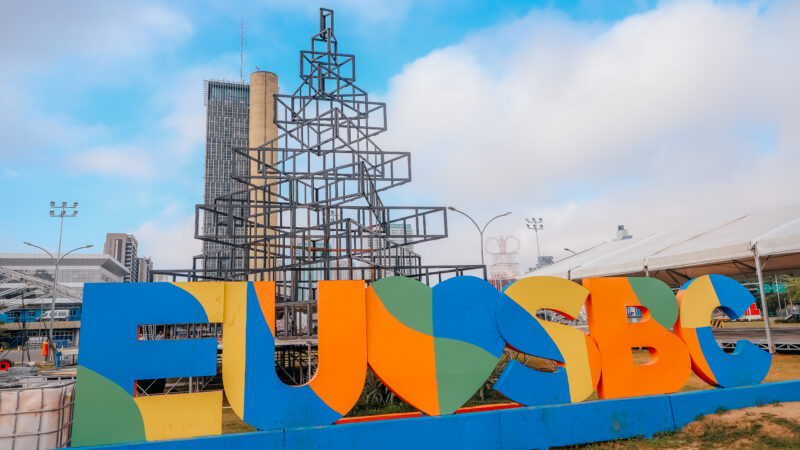 NATAL ILUMINADO NO PAÇO DE SÃO BERNARDO UNE FESTA E SOLIDARIEDADE