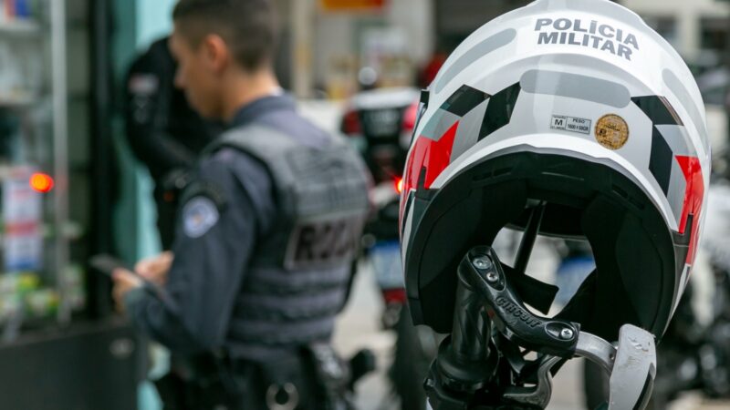 POLÍCIA MILITAR APREENDE 6 QUILOS DE COCAÍNA E DETÉM CINCO PASSAGEIROS NO BRÁS