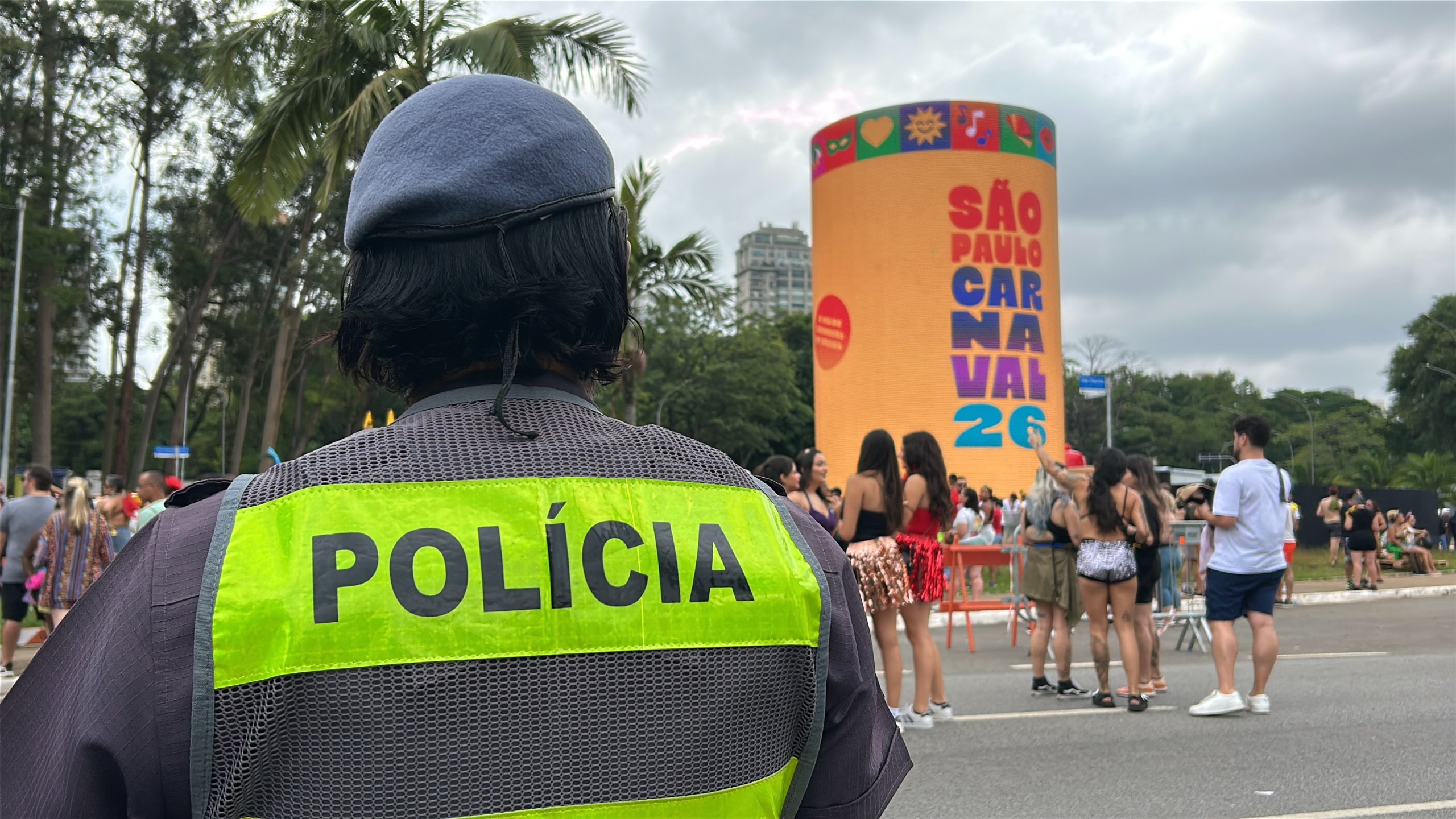 FORÇAS DE SEGURANÇA RECUPERAM MAIS DE 60 CELULARES NO CARNAVAL EM SP
