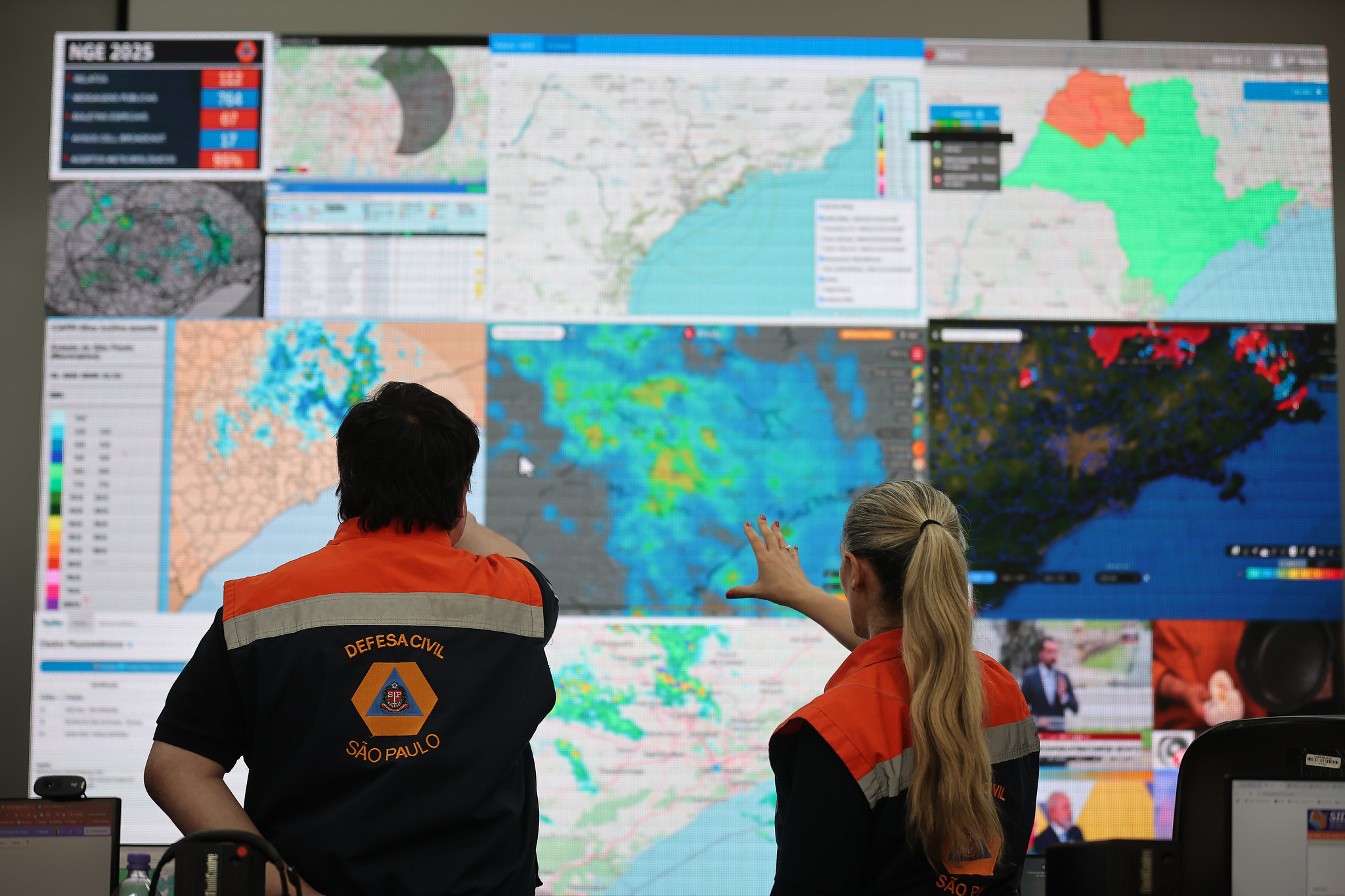 DEFESA CIVIL MOBILIZA GABINETE DE CRISE E RODOVIAS SEGUEM INTERDITADAS NO LITORAL DE SP