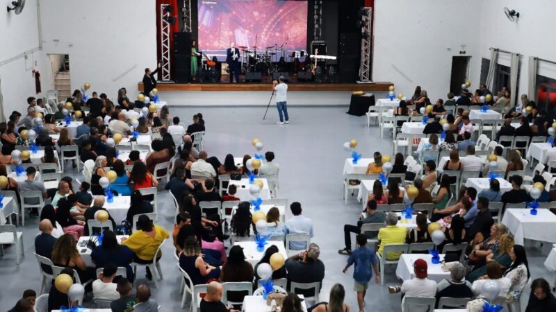 NOVOS DIRETORES E VICE-DIRETORES DAS ESCOLAS DE DIADEMA TOMAM POSSE EM CERIMÔNIA