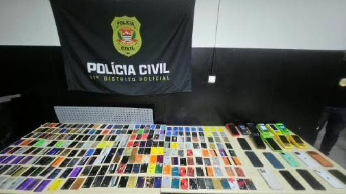 OPERAÇÃO DA POLÍCIA CIVIL DETÉM DOZE SUSPEITOS DE GOLPES DURANTE BLOCO DE CARNAVAL NA BARRA FUNDA