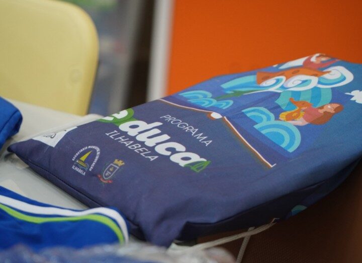 PREFEITURA DE ILHABELA INICIA ENTREGA DE KITS DE MATERIAL ESCOLAR PARA ALUNOS E PROFISSIONAIS DA REDE MUNICIPAL
