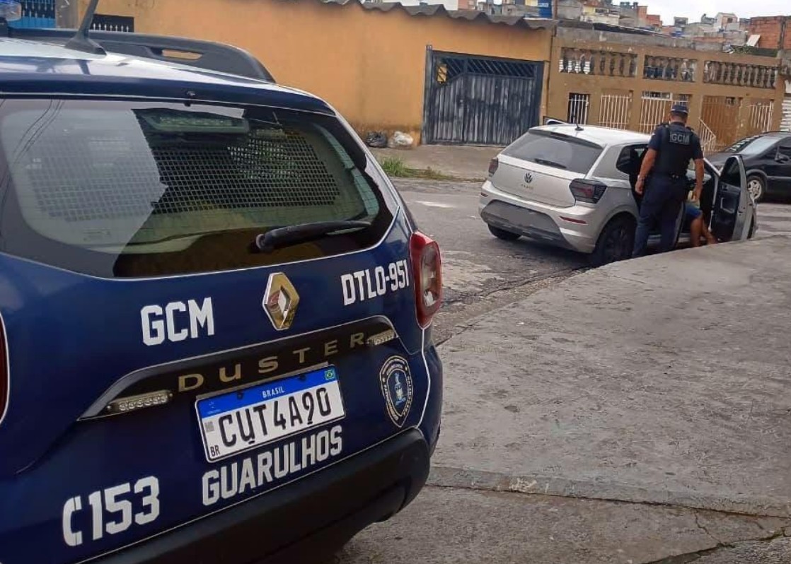 GCM DE GUARULHOS RECUPERA VEÍCULO E PRENDE FORAGIDO DA JUSTIÇA