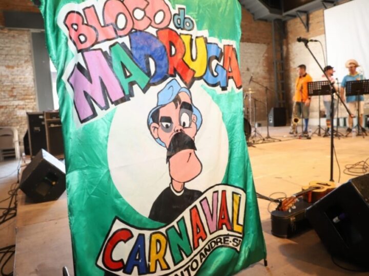 CINE THEATRO CARLOS GOMES RECEBE MATINÊ DE CARNAVAL GRATUITA EM SANTO ANDRÉ