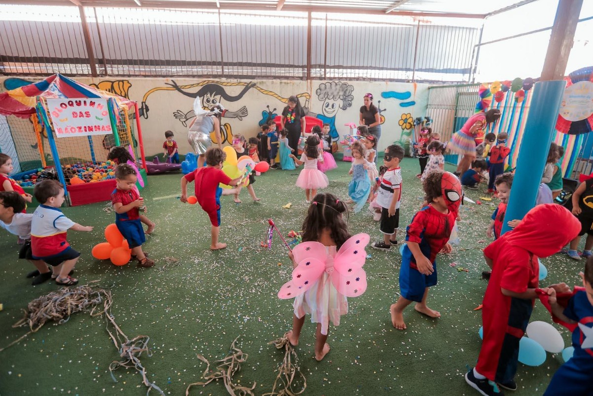 ESCOLAS DE GUARULHOS PROMOVEM ATIVIDADES DE CARNAVAL COM FOCO PEDAGÓGICO E CULTURAL