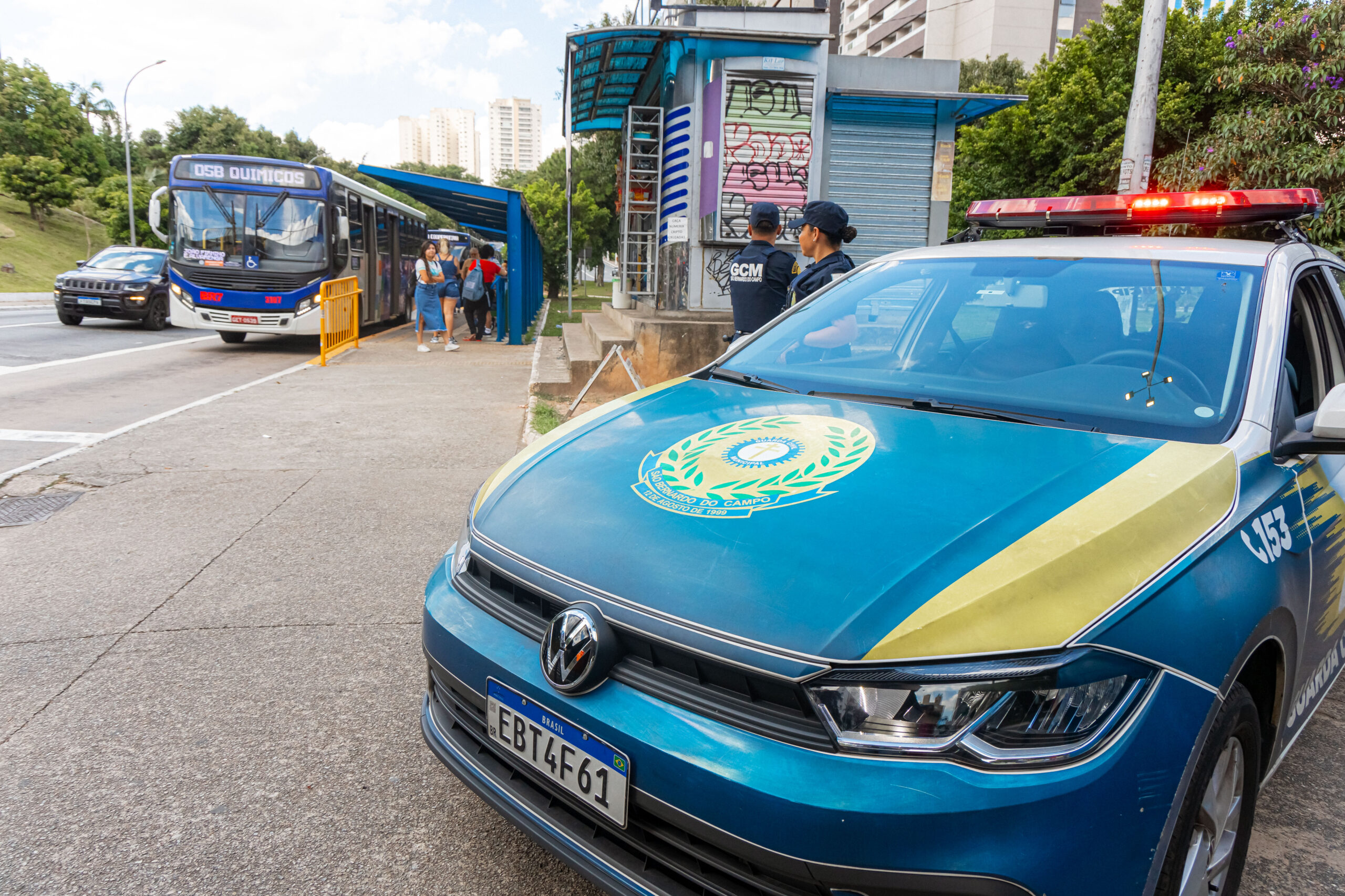 GCM PRENDE HOMEM POR VIOLÊNCIA DOMÉSTICA E ACIONA PROGRAMA GUARDIÃ MARIA DA PENHA EM SÃO BERNARDO