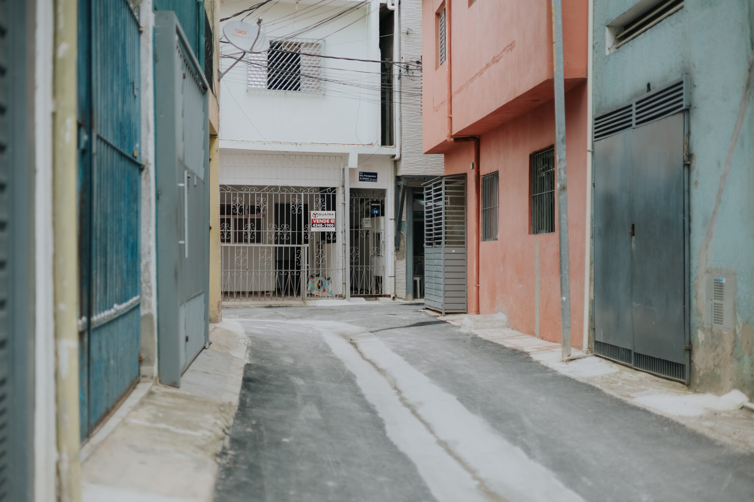 MORADORES DA VILA CHAMINÉ CELEBRAM NOVO ASFALTO COM ALMOÇO COMUNITÁRIO EM SÃO BERNARDO