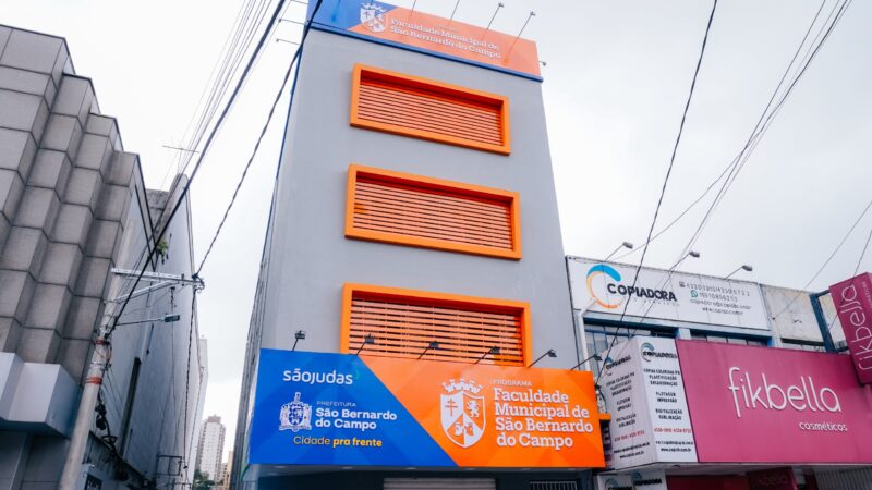 FACULDADE MUNICIPAL DE SÃO BERNARDO REÚNE 400 ALUNOS EM AULA MAGNA NO CENFORPE