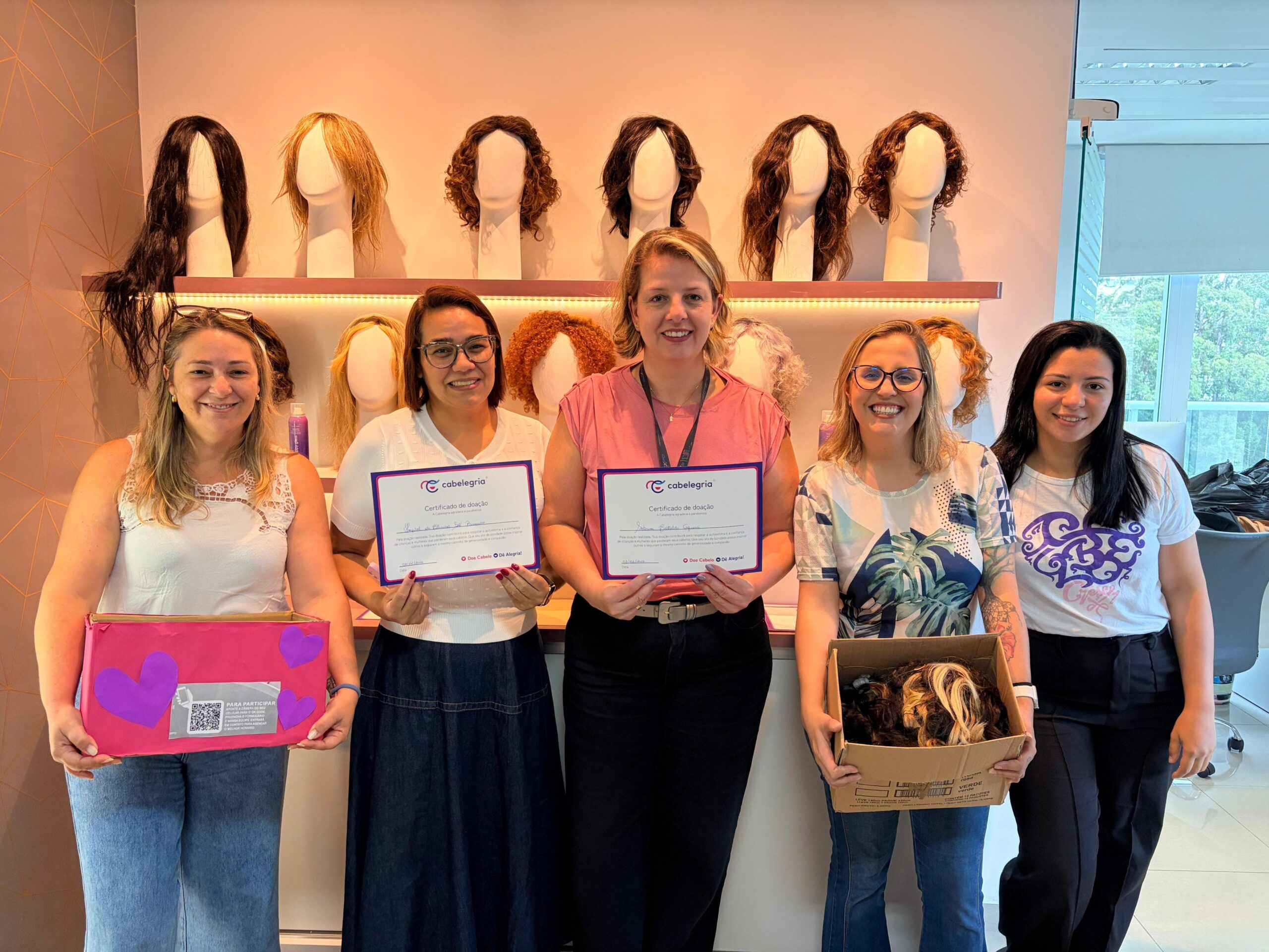 HOSPITAIS DE SÃO BERNARDO DOAM CERCA DE 120 MECHAS DE CABELO À ONG CABELEGRIA