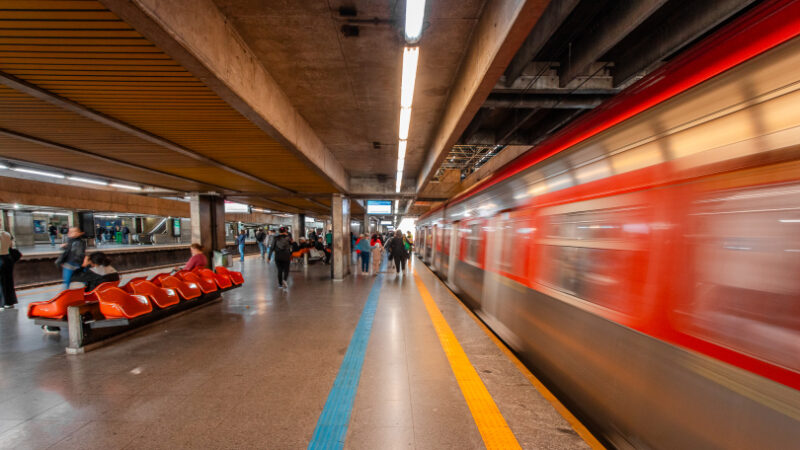 NAS ESTAÇÕES TATUAPÉ E BRÁS, CPTM E CIEE OFERECEM CADASTRO PARA VAGAS DE ESTÁGIO E APRENDIZAGEM