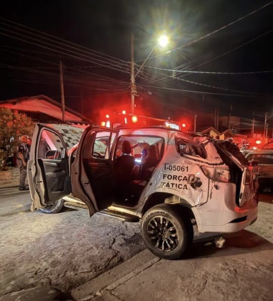 CABO DA PM MORRE APÓS VIATURA CAPOTAR DURANTE PERSEGUIÇÃO EM TAUBATÉ