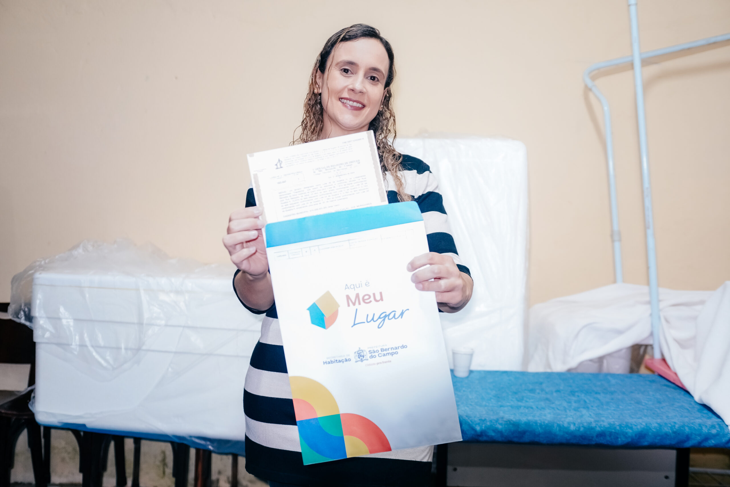 SÃO BERNARDO ENTREGA ESCRITURAS NO CAPELINHA E ANUNCIA MELHORIAS NO RIACHO GRANDE