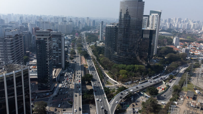 TEMPO FIRME E BAIXA UMIDADE MARCAM A QUINTA-FEIRA EM SÃO PAULO