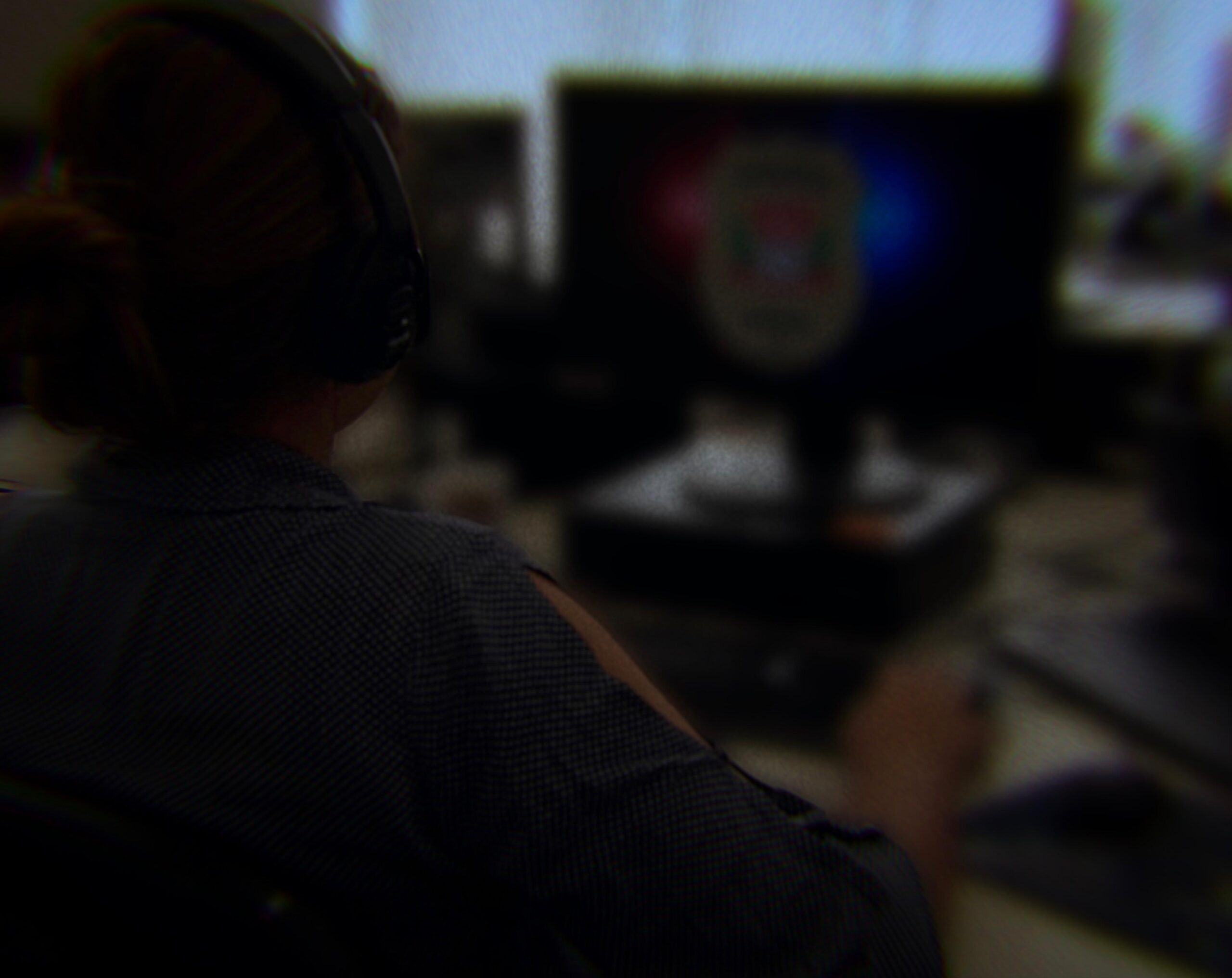 OPERAÇÃO INVESTIGA SUSPEITOS DE ATAQUES VIRTUAIS A FAMILIARES DE VÍTIMA DE FEMINICÍDIO