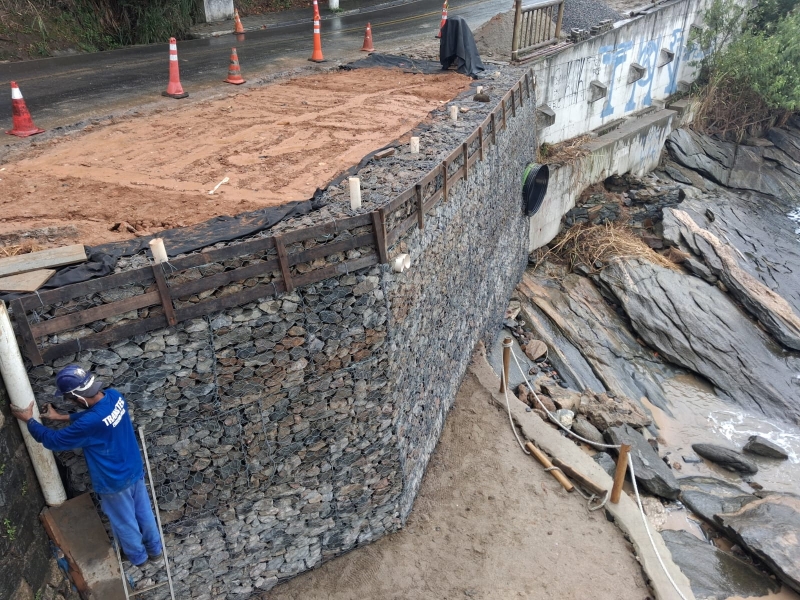 PREFEITURA DE ILHABELA CONCLUI PRIMEIRA ETAPA DE OBRAS EM TRECHOS DA SP-131 ATINGIDOS POR RESSACAS