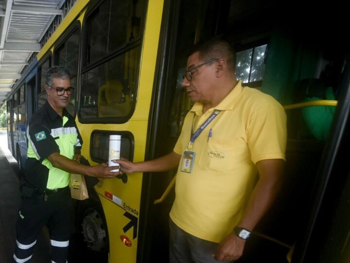 GUARULHOS PROMOVE AÇÃO DO MAIO AMARELO COM MOTORISTAS DE ÔNIBUS NOS TERMINAIS PIMENTAS E SÃO JOÃO