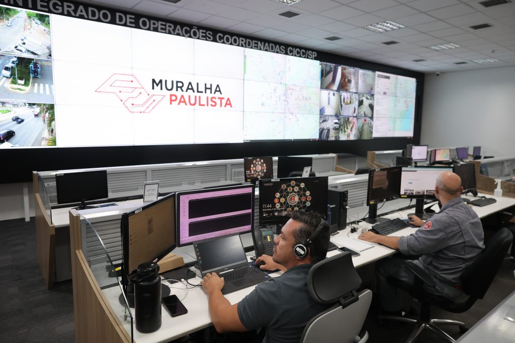 POLÍCIA DE SP PRENDE QUATRO PROCURADOS DURANTE JOGO DO CORINTHIANS APÓS ALERTA DO MURALHA PAULISTA