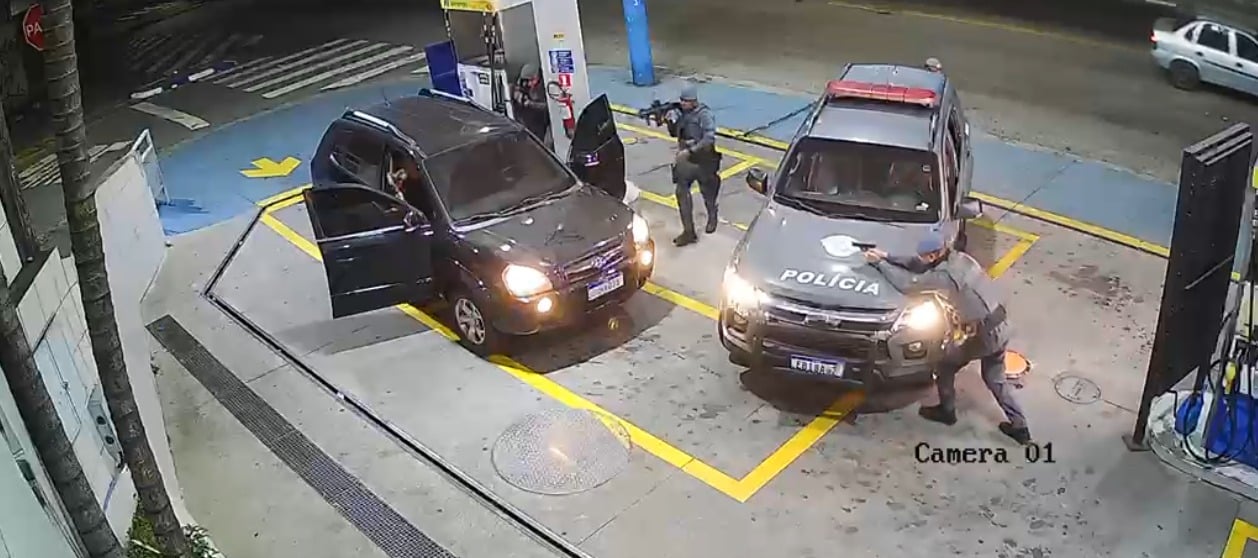 HOMEM MANTIDO REFÉM DURANTE ROUBO É RESGATADO PELA PM EM GUARULHOS; DOIS SUSPEITOS SÃO PRESOS