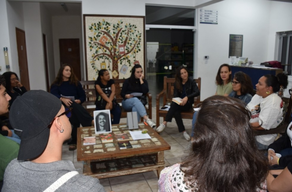 BIBLIOTECA DE ILHABELA RECEBE NOVO ENCONTRO DO CLUBE DO LIVRO NA PRÓXIMA SEGUNDA-FEIRA