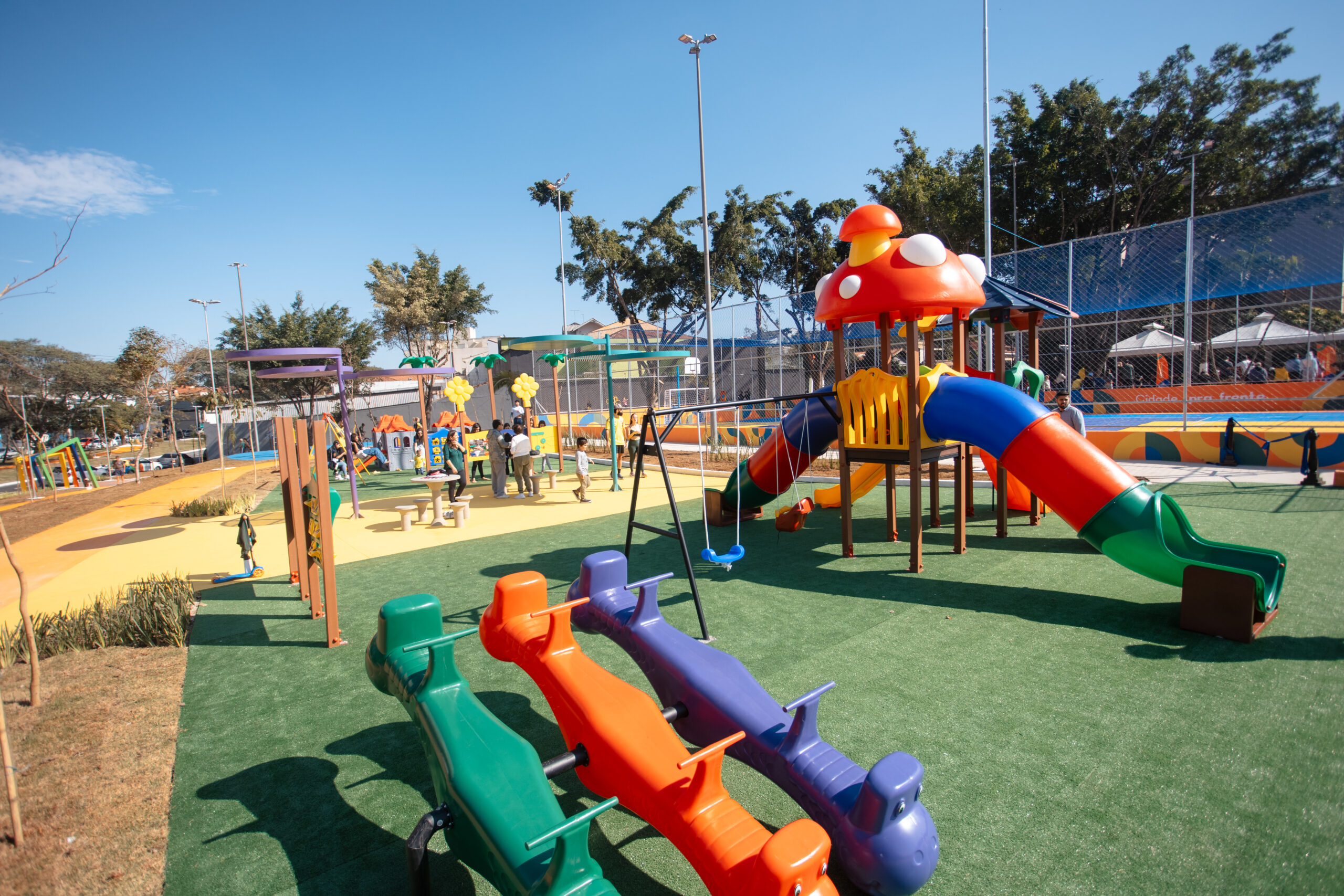 PREFEITURA ENTREGA PRAÇA REVITALIZADA E AMPLIA PARQUE LINEAR NA AVENIDA CAFÉ FILHO, EM SÃO BERNARDO