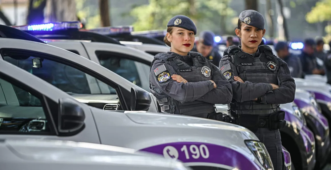 MULHERES CONTAM COM ESPAÇOS DE ACOLHIMENTO E CANAIS DE DENÚNCIA NO TRANSPORTE PÚBLICO DE SÃO PAULO