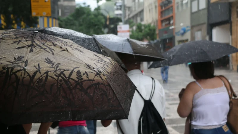 FRENTE FRIA MUDA O TEMPO EM SÃO PAULO COM CHUVA, VENTOS FORTES E QUEDA DE TEMPERATURA