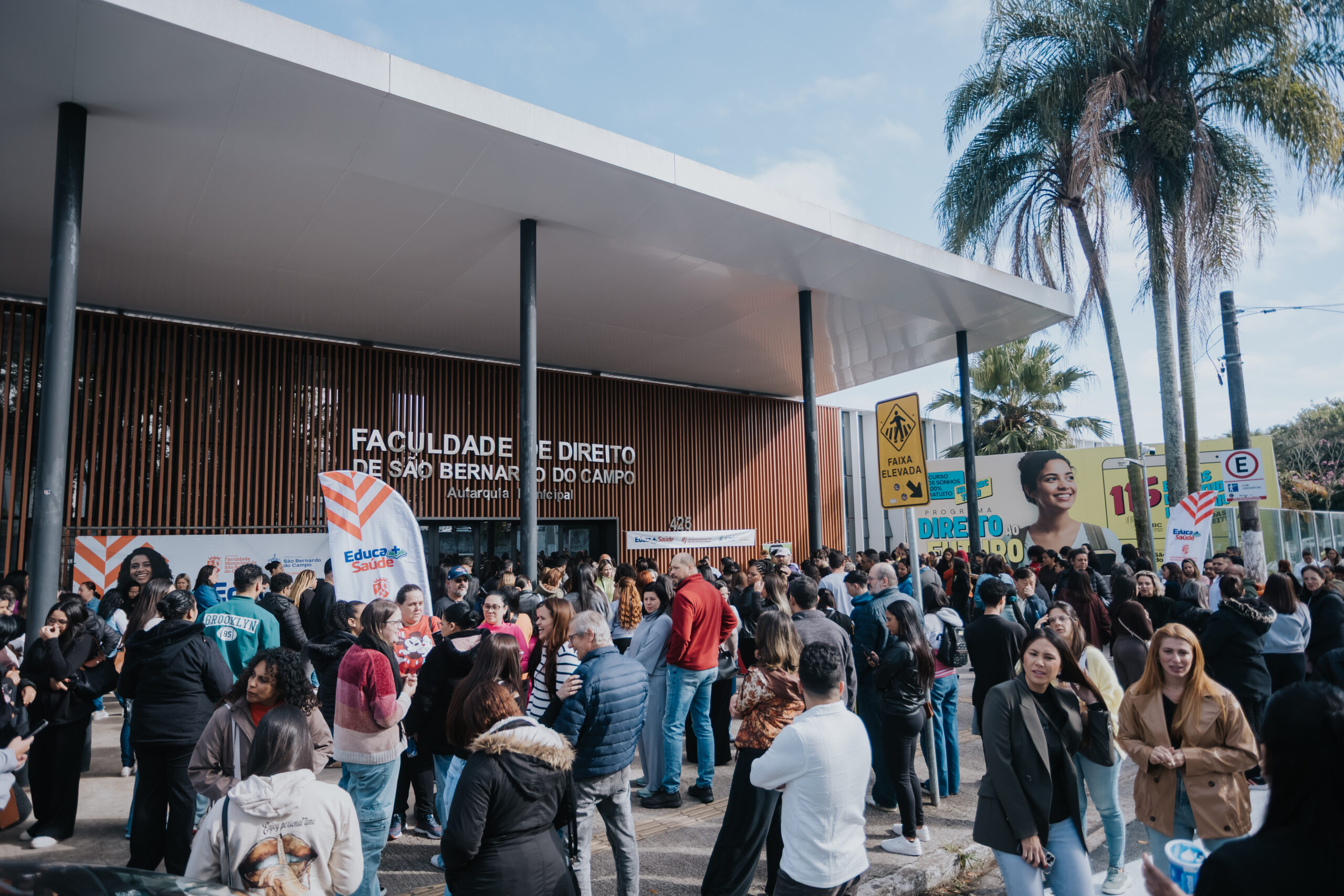 CERCA DE 1,6 MIL CANDIDATOS FAZEM PROVA DO PROGRAMA EDUCA MAIS SAÚDE EM SÃO BERNARDO