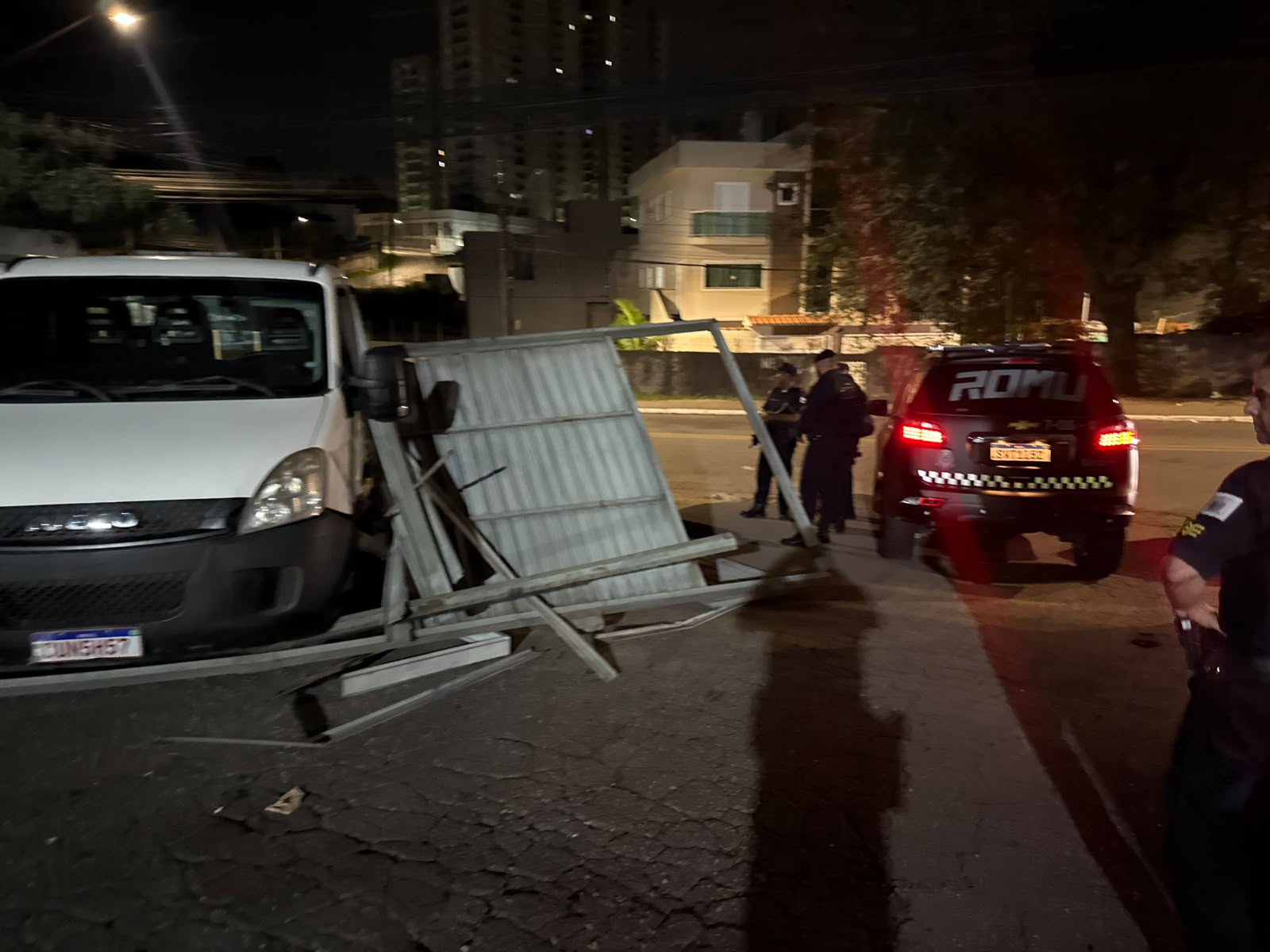 GCM PRENDE TRÊS PESSOAS E IMPEDE ROUBO A COOPERATIVA DE RECICLAGEM EM SÃO BERNARDO