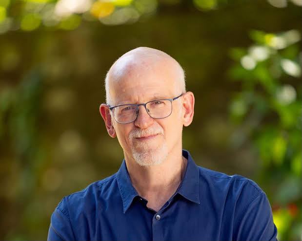 COLÉGIO ARBOS RECEBE DANIEL BECKER PARA PALESTRA GRATUITA SOBRE EDUCAÇÃO NA ERA DIGITAL EM SÃO CAETANO DO SUL